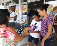 A campanha ?No bloco da alegria, trabalho infantil não tem vez?, promovida pela Secretaria de Estado da Família e Desenvolvimento Social, chegou a todo o Estado. O material, produzido para evitar que crianças e adolescentes façam serviços insalubres, como recolher recicláveis, cuidar de carro e vender bebidas, já foi distribuído a todos os municípios do Paraná.Curitiba, 09/02/2018.Foto: Divulgação SEDS