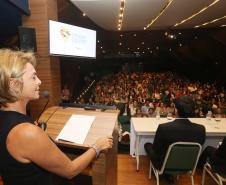 Secretária da Família e Desenvolvimento Social, Fernanda Richa, participa da abertura do II Seminário Estadual de enfrentamento às violências contra crianças e adolescentes e fortalecendo as comissões regionais para o trabalho intersetorial, junto com o Del