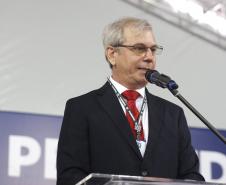 Governador Beto Richa durante lançamento do programa Escola Conectada, para ampliar o uso de recursos tecnológicos nos colégios da rede pública estadual, e assinatura de convênios com Apaes para destinar recursos para melhoria na infraestrutura das instituições.Curitiba, 28/02/2018.Foto: Arnaldo Alves/ANPr