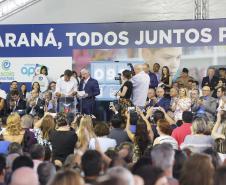 Governador Beto Richa durante lançamento do programa Escola Conectada, para ampliar o uso de recursos tecnológicos nos colégios da rede pública estadual, e assinatura de convênios com Apaes para destinar recursos para melhoria na infraestrutura das instituições.Curitiba, 28/02/2018.Foto: Arnaldo Alves/ANPr