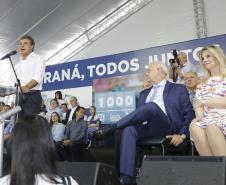 Governador Beto Richa durante lançamento do programa Escola Conectada, para ampliar o uso de recursos tecnológicos nos colégios da rede pública estadual, e assinatura de convênios com Apaes para destinar recursos para melhoria na infraestrutura das instituições.Curitiba, 28/02/2018.Foto: Arnaldo Alves/ANPr