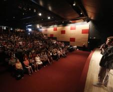 Secretária da Família e Desenvolvimento Social, Fernanda Richa, participa da abertura do Mês Estadual da Mulher - Foto: Rogério Machado/SECS