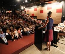 Secretária da Família e Desenvolvimento Social, Fernanda Richa, participa da abertura do Mês Estadual da Mulher - Foto: Rogério Machado/SECS