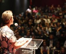 Secretária da Família e Desenvolvimento Social, Fernanda Richa, participa da abertura do evento de 08 de Março, Dia Internacional da Mulher - Foto: Rogério Machado/SECS