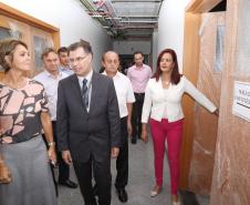 Secretária da Família e Desenvolvimento Social, Fernanda Richa, participa de visita ao Centro de Saúde da Mulher do Hospital do Trabalhador - Foto: Rogério Machado/SECS