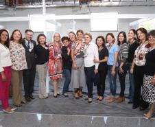 Secretária da Família e Desenvolvimento Social, Fernanda Richa, participa de visita ao Centro de Saúde da Mulher do Hospital do Trabalhador - Foto: Rogério Machado/SECS