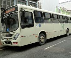 A partir de sábado (31/03), os usuários do transporte coletivo de Quitandinha e Mandirituba se integram com a rede de transporte público de Curitiba. A integração será pelo Terminal de Fazenda Rio Grande e permitirá o deslocamento, sem o pagamento de uma nova tarifa, para os terminais Pinheirinho e CIC e, ainda, para o Centro da Capital. A medida vai beneficiar cerca de 4.9 mil pessoas que usam esse serviço todos os dias. Foto: Divulgação/Comec