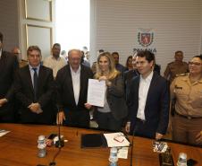 Governadora Cida Borghetti durante assinatura nesta segunda-feira(12) de decretos de criação de unidades de Corpo de Bombeiros e da Polícia Militar no interior do Estado. - Curitiba/Pr, 12.11.2018 - Foto Jonas Oliveira