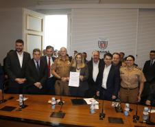 Governadora Cida Borghetti durante assinatura nesta segunda-feira(12) de decretos de criação de unidades de Corpo de Bombeiros e da Polícia Militar no interior do Estado. - Curitiba/Pr, 12.11.2018 - Foto Jonas Oliveira