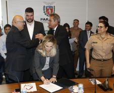 Governadora Cida Borghetti durante assinatura nesta segunda-feira(12) de decretos de criação de unidades de Corpo de Bombeiros e da Polícia Militar no interior do Estado. - Curitiba/Pr, 12.11.2018 - Foto Jonas Oliveira