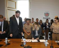 Governadora Cida Borghetti durante assinatura nesta segunda-feira(12) de decretos de criação de unidades de Corpo de Bombeiros e da Polícia Militar no interior do Estado. - Curitiba/Pr, 12.11.2018 - Foto Jonas Oliveira