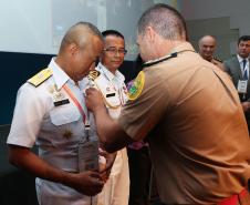 O contra-almirante da Marinha Real Tailandesa Apakorn Yukongkaew, responsável pelo resgate de 12 crianças que estavam presas em uma caverna no norte da Tailândia, em julho deste ano, participa do XVIII Seminário Nacional de Bombeiros (SENABOM), ministrou uma palestra para um auditório lotado por mais de três mil profissionais de segurança pública, entre policiais e bombeiros militares